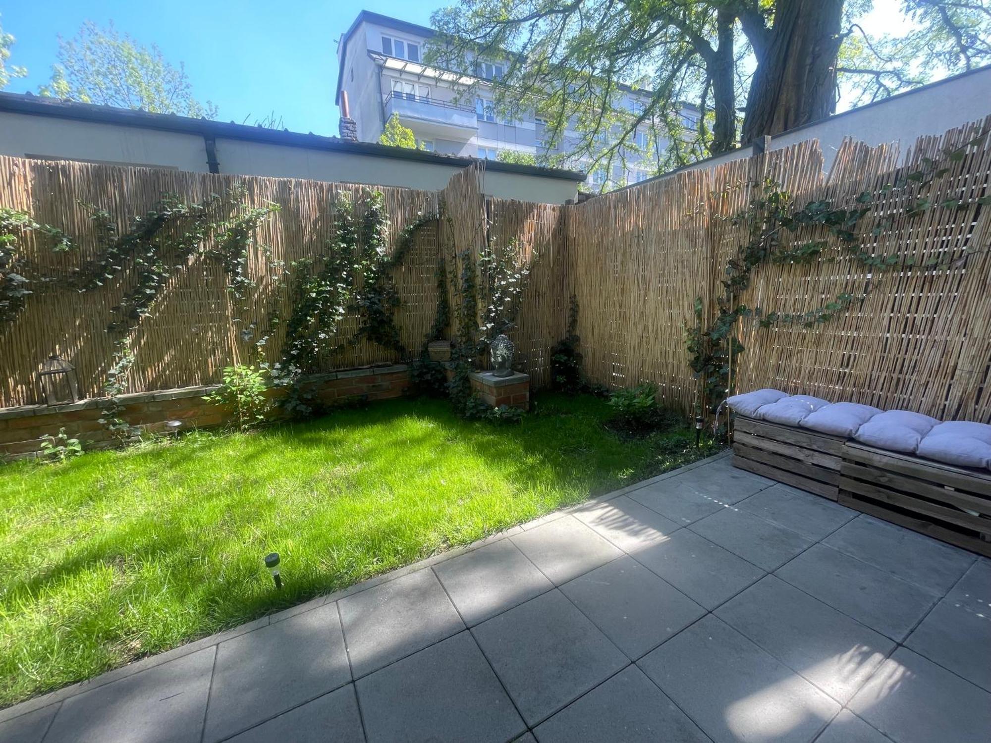 Garden Place Apartment Варшава Экстерьер фото